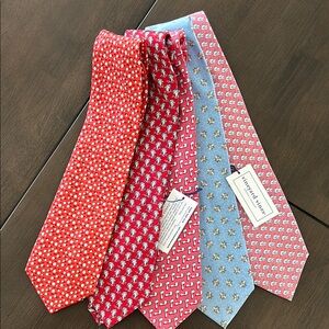 5 never worn Vineyard Vines 100% silk ties for $125